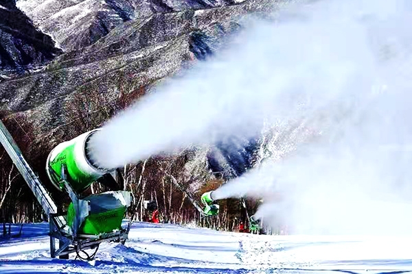 造雪機對滑雪場的作用您們了解多少呢？
